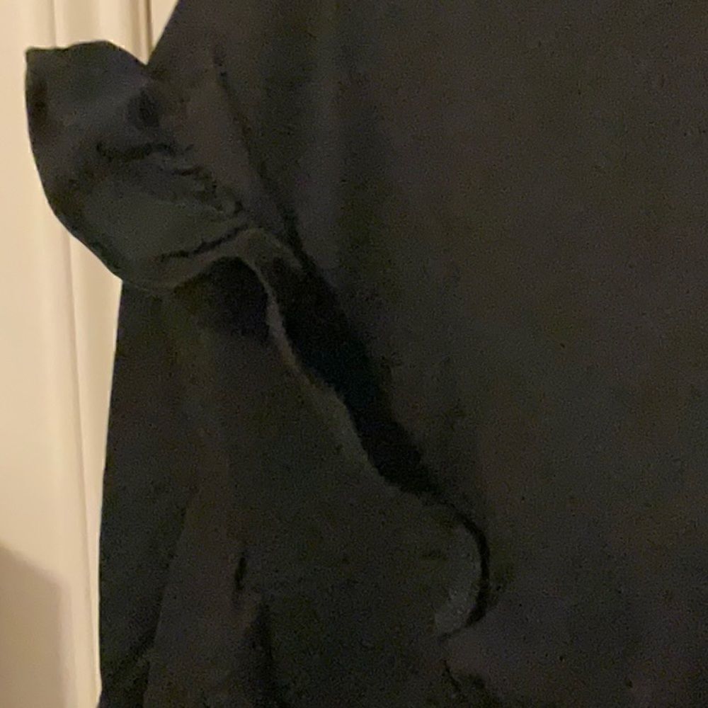 NWT Super Cute Ruffled Sweatshirt. - Picture 8 of 8